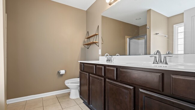 Building Photo - Charming 3BR Home in Carolina Plantation with Fenced Yard & 2-Car Garage