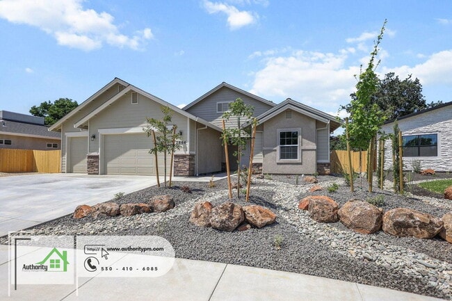 Building Photo - 2864 River Dr