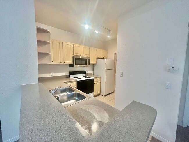 Building Photo - 1100 Lake Shadow Cir