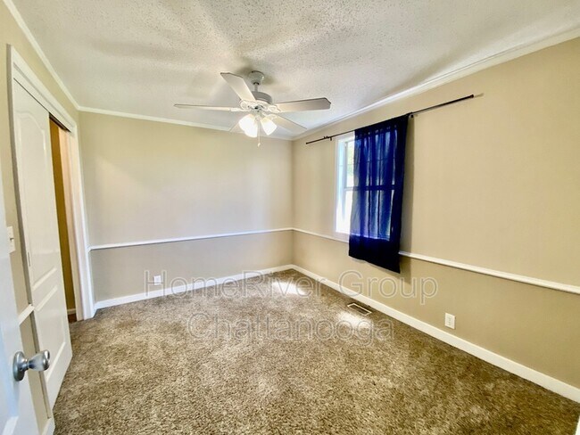 Building Photo - 5870 Grubb Rd