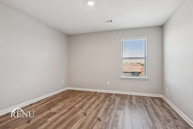 Building Photo - 1040 Wheatfield Ln