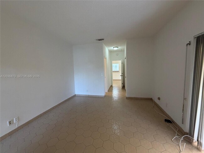 Building Photo - 1540 NW 93rd Ave