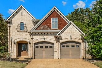 Building Photo - 15 Garden Springs Dr