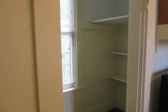Building Photo - 2 Bedroom House with a Bonus Room