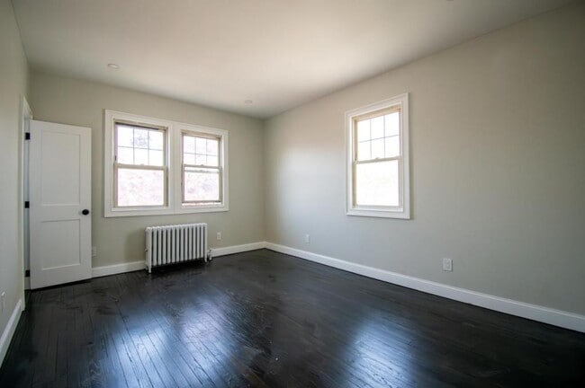 Building Photo - 840 Seaman Ave