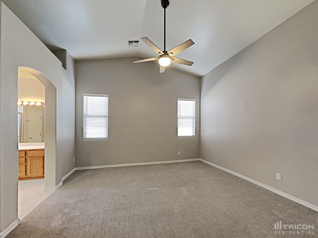 Building Photo - 17220 W Lundberg St