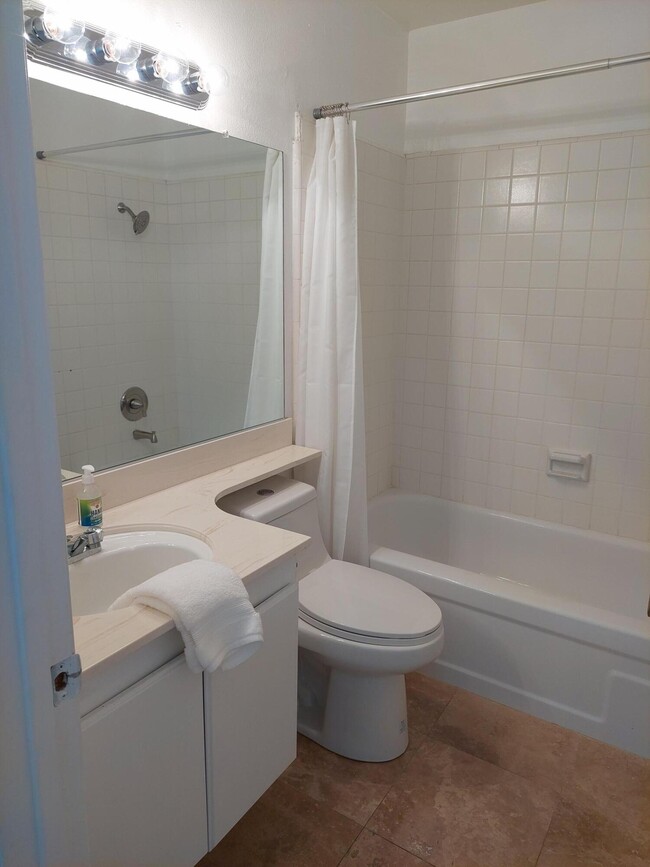 Building Photo - 48663 Stoney Creek Ln