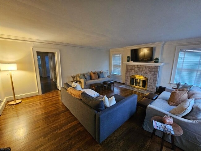 Building Photo - 245 Lindbergh Drive NE