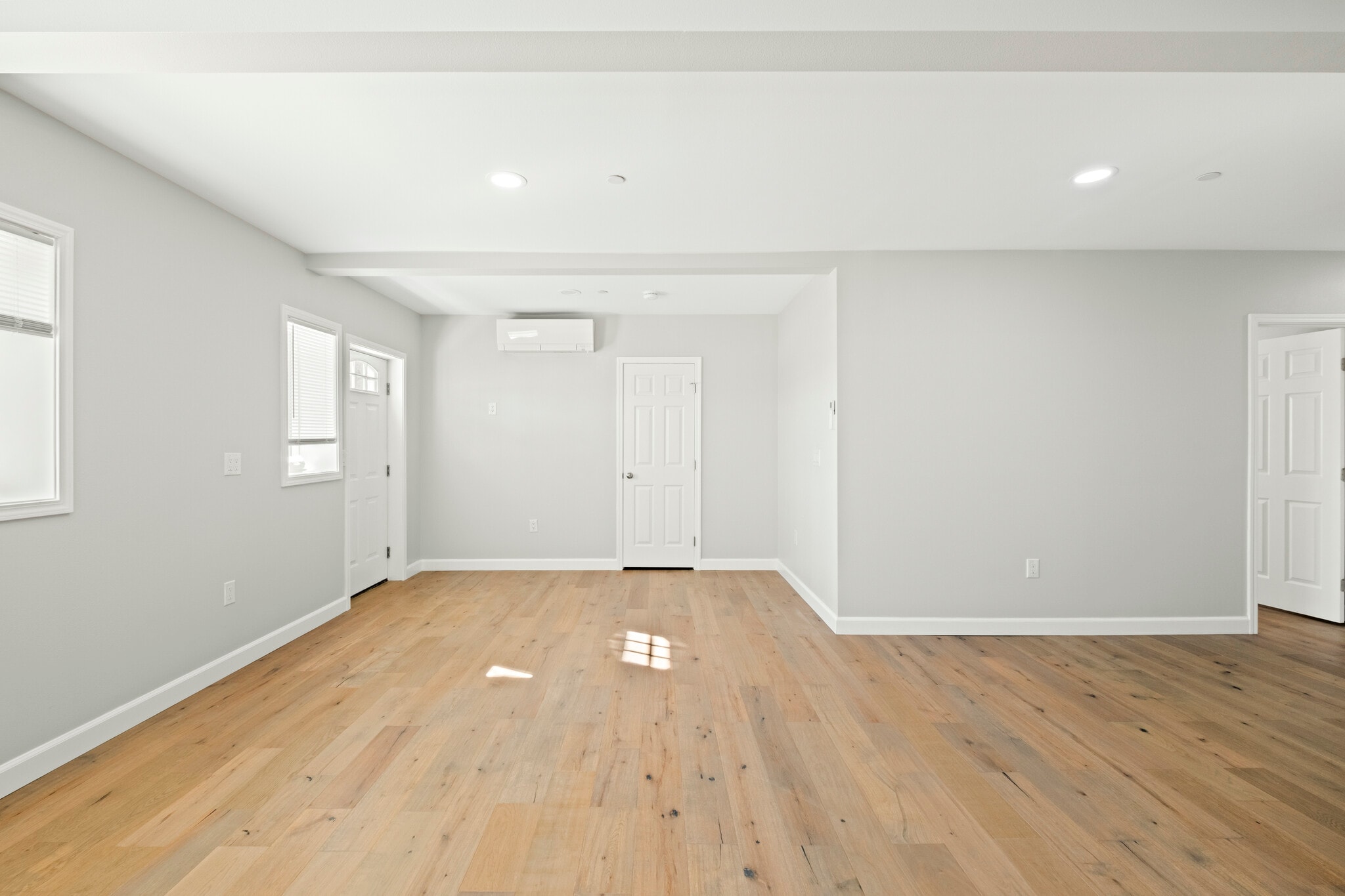 Building Photo - 812 2nd Ave N