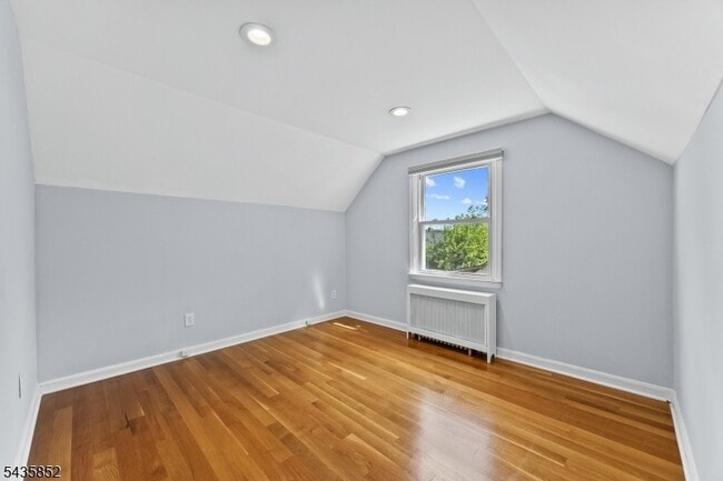 Building Photo - 15 Nestro Rd
