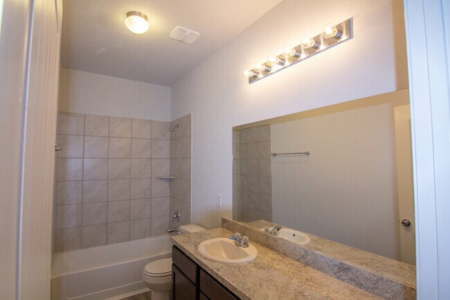 Building Photo - 18530 Boomi Ravine Trl