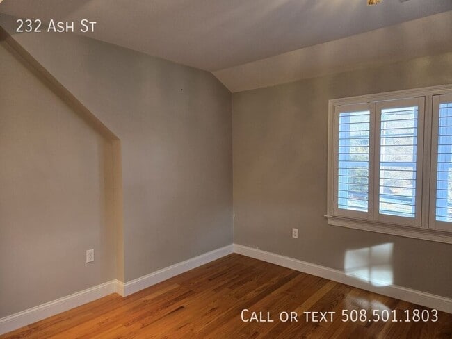 Building Photo - 232 Ash St