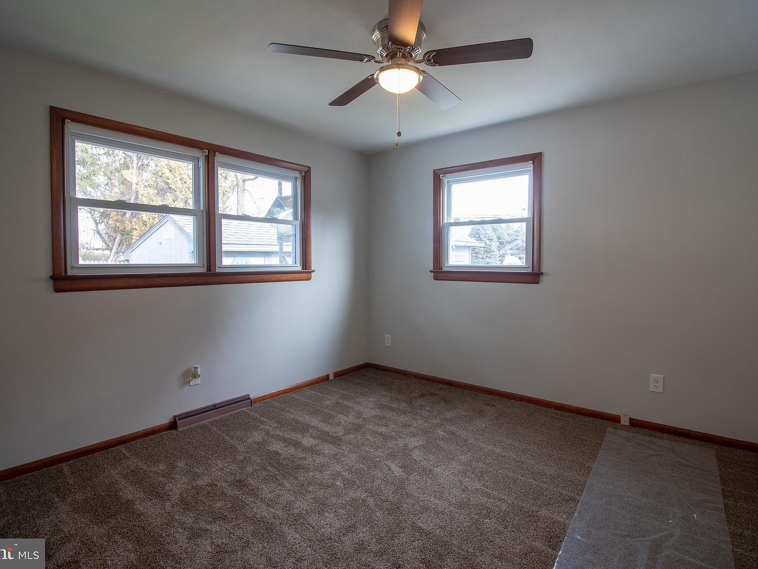Building Photo - 6301 Salem Park Cir