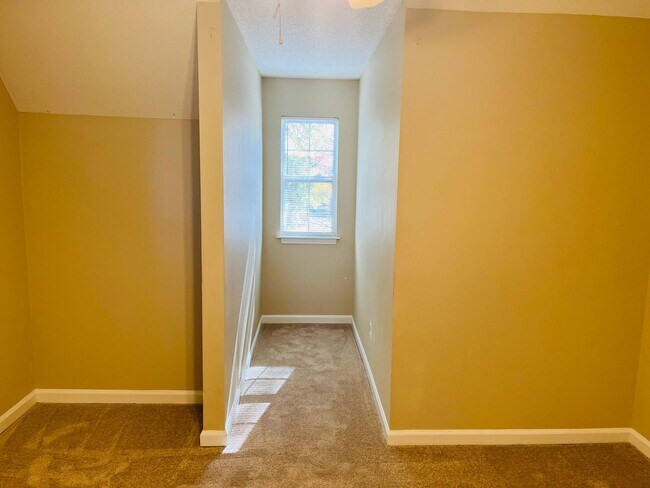 Building Photo - Charming 3 bed, 2 full bath home in Villa Rica!