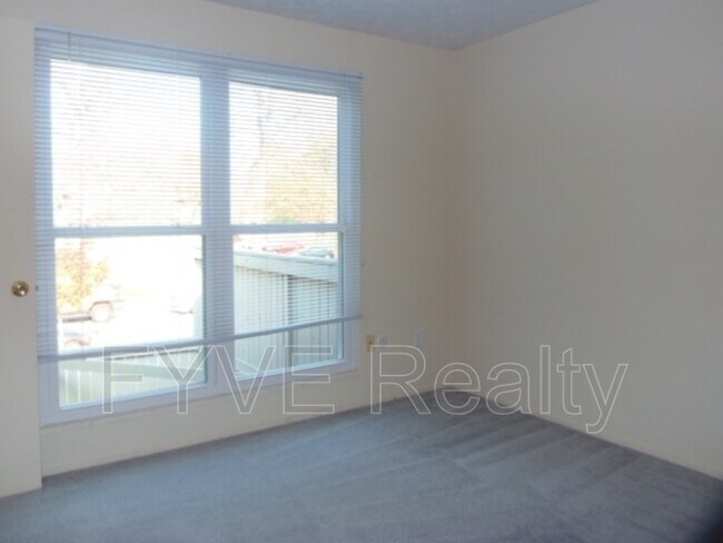 Building Photo - 751 Worthington Forest Pl