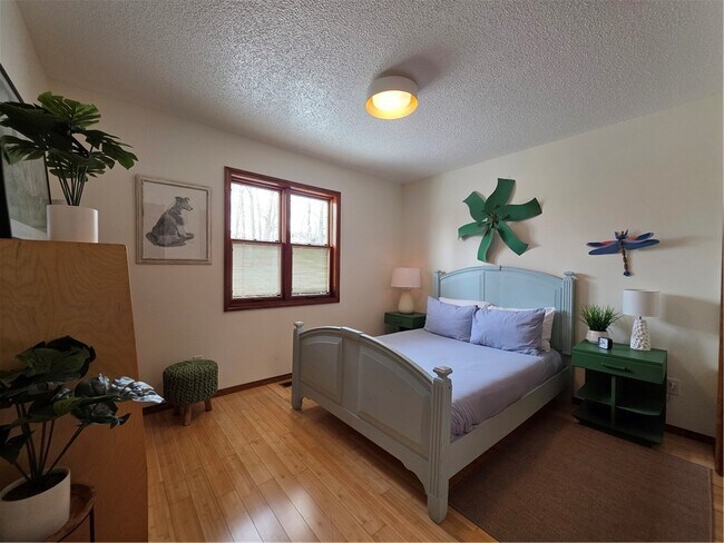 Building Photo - 11 Folkingham Ln