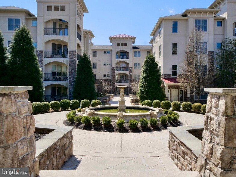 Building Photo - 213 Cornerstone Dr