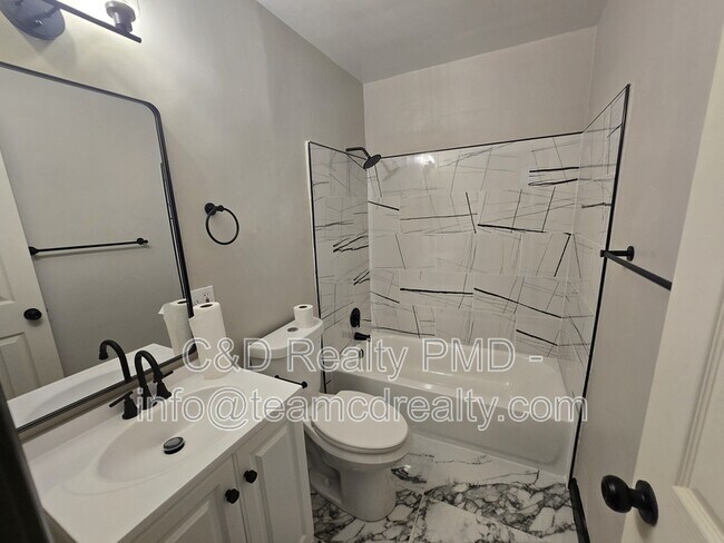 Building Photo - 4308 E 143rd St