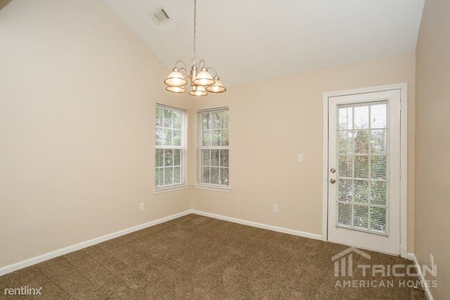 Building Photo - 235 Lakeview Trail