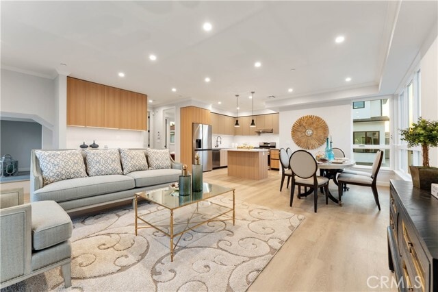 Building Photo - 709 2nd