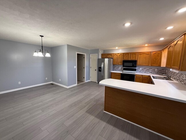 Building Photo - 500 Clifton Ct