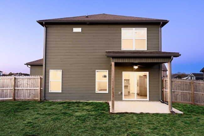 Building Photo - Charming Home With Eat In Kitchen, Granite Countertops, and Glass Door Tiled Shower