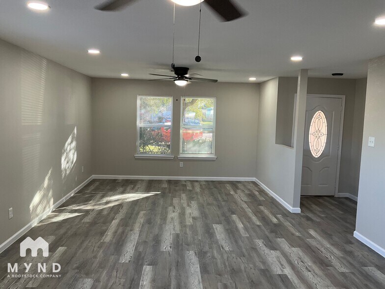 Building Photo - 6015 Barany Ct