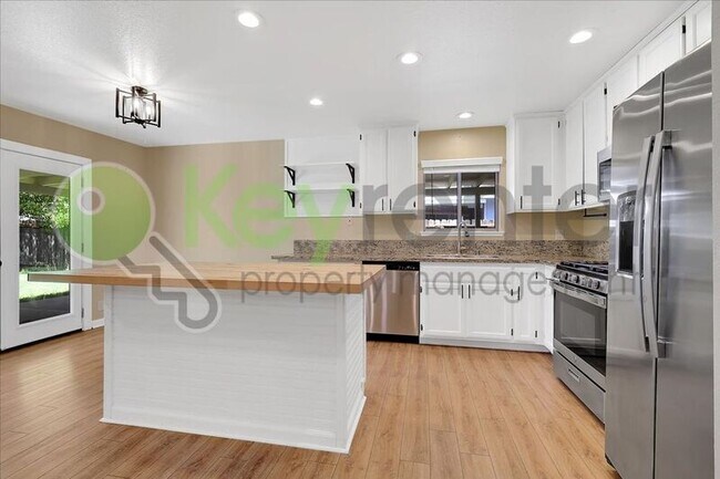 Building Photo - 245 Withington Ave