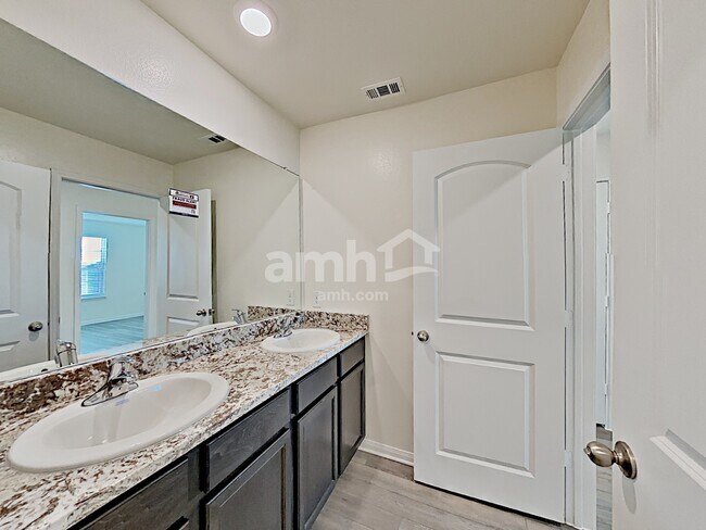 Building Photo - 7938 Cactus Plum Dr