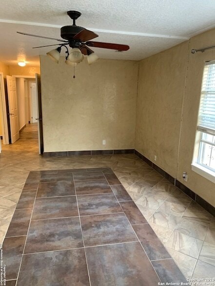 Building Photo - 1750 W Craig Pl