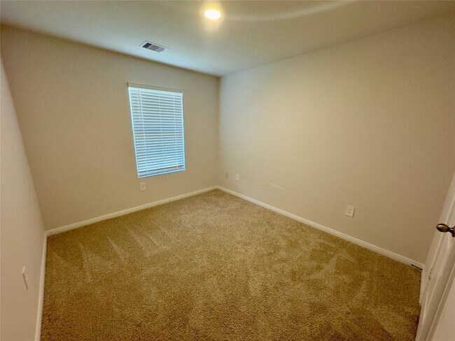 Building Photo - 1302 Camden Ln