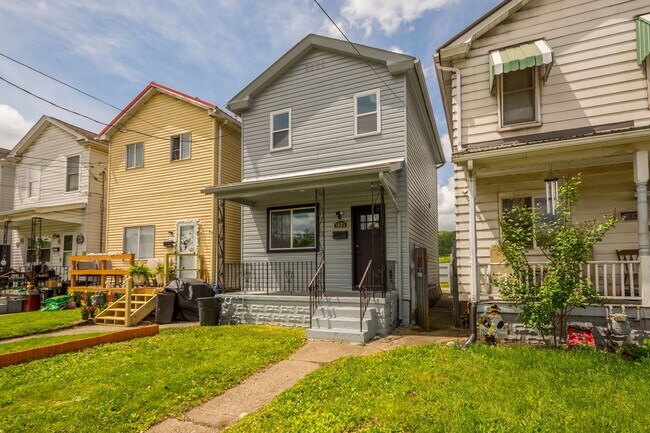 Building Photo - Stunning 2 bedroom home in Ambridge available July 1!