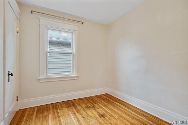 Building Photo - 509 Hinman Ave