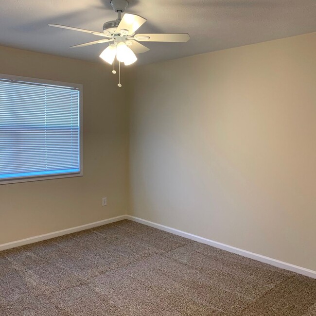 Building Photo - COMPLETELY UPDATED 2 Bedroom 1.5 bath town...