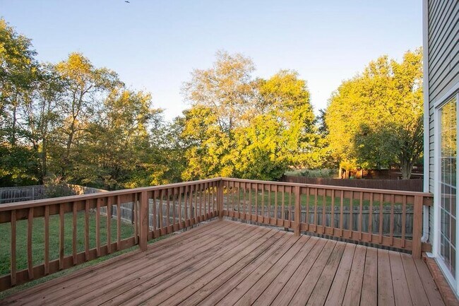 Building Photo - 1254 Lasalle Dr