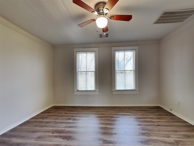 Building Photo - 322 Mixville Rd