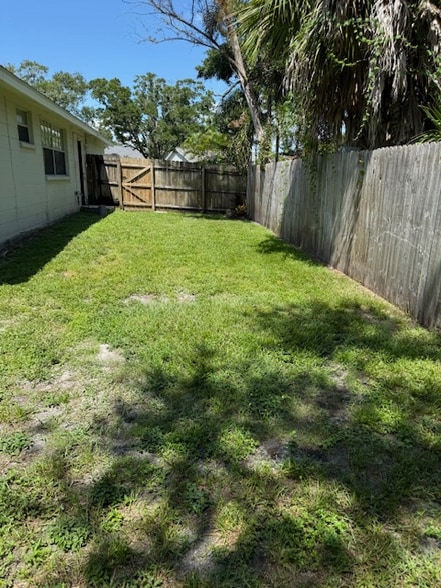 Building Photo - 136 Davenport Ave NE