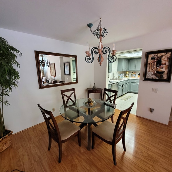 Building Photo - 222 N Calle El Segundo