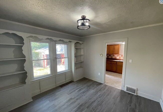 Building Photo - SECTION 8 and EDEN Accepted!! Exciting Opp...