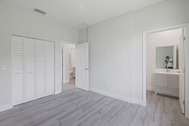 Building Photo - 3216 53rd St W