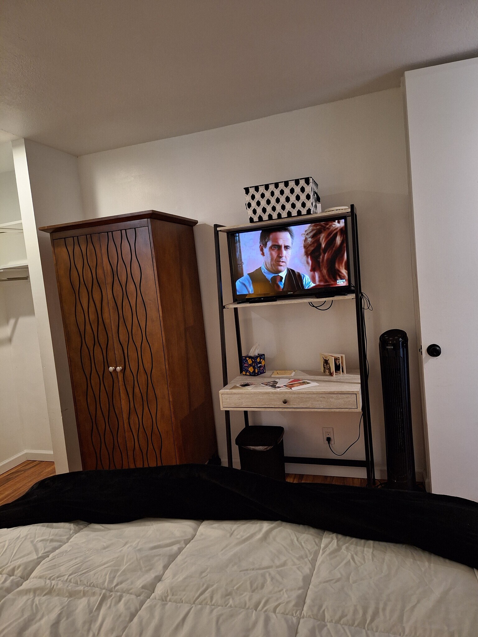 Desk and television - 2916 Date St