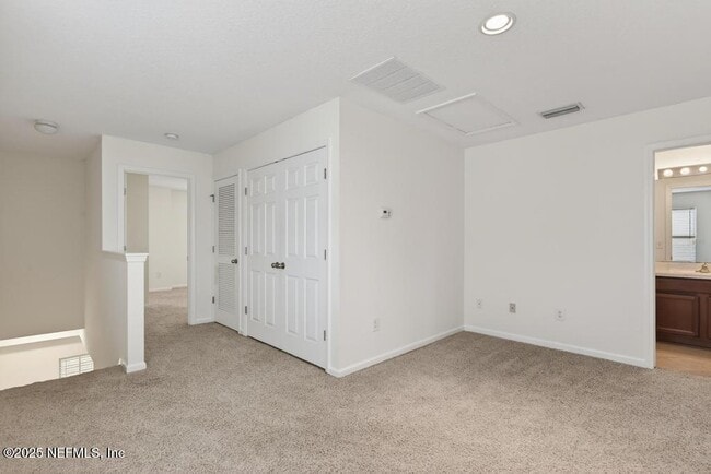 Building Photo - 411 Walnut Dr