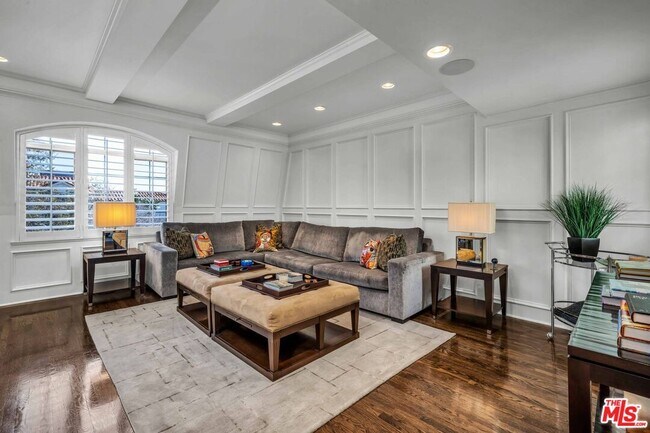 Building Photo - 11745 Montana Ave