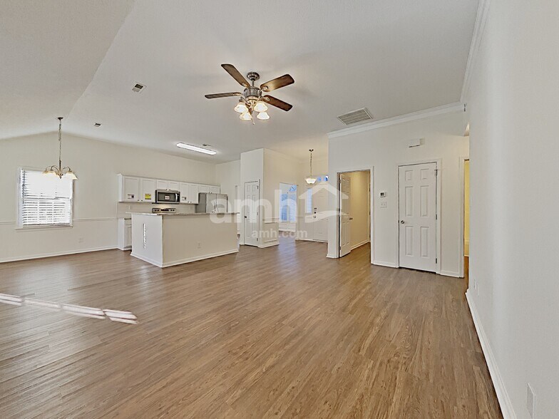 Building Photo - 4125 Medford Dr NW