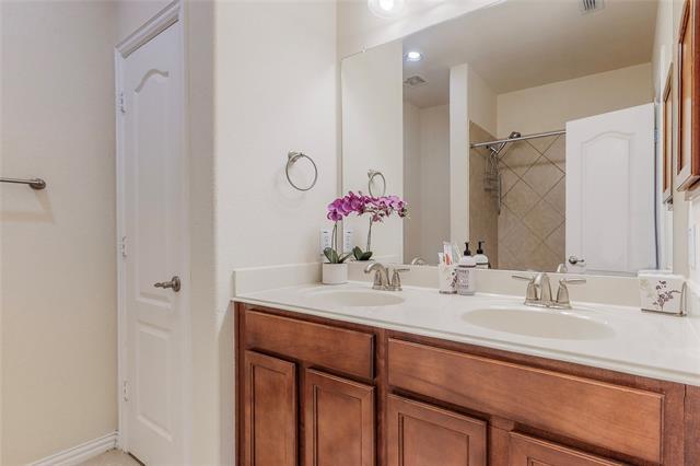 Building Photo - 8712 Iron Horse Dr