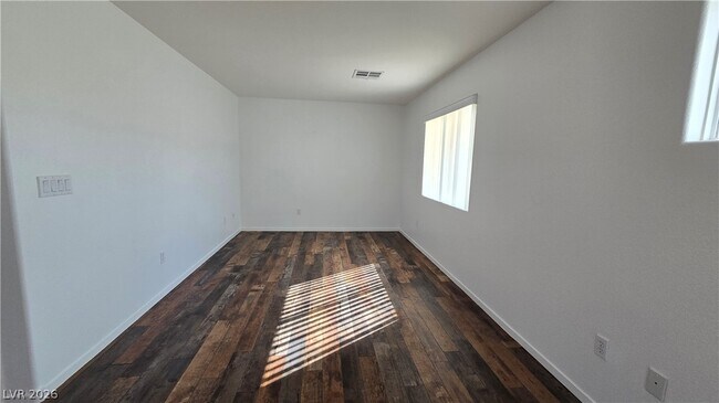 Building Photo - 3902 W El Campo Grande Ave