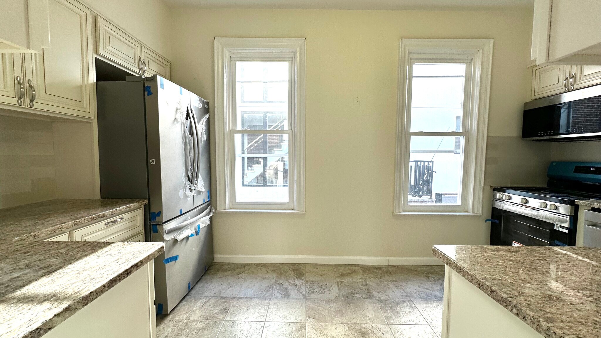 Building Photo - 3869 Bedford Ave