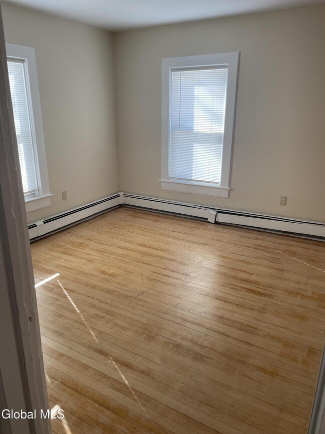 Building Photo - 31 Crandall St