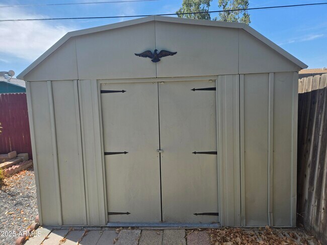 Building Photo - 3731 W Fleetwood Ln