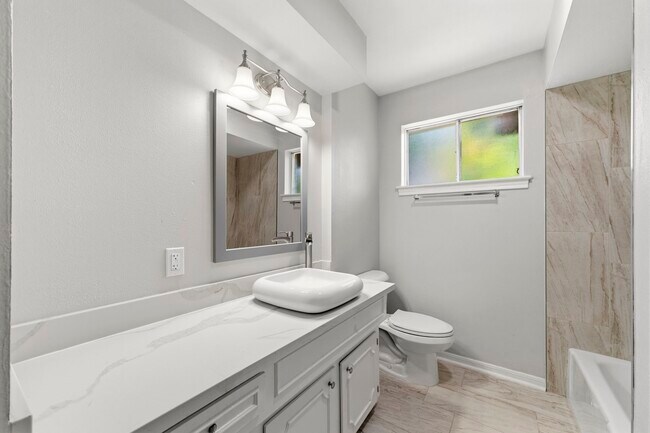 Building Photo - 3507 Lake Ridge Bend